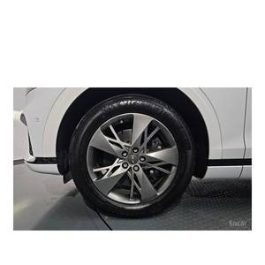 Genesis GV70 2.5T 2024, Gasolina, 2WD, con Caja de Cambios Automática, Asientos de Cuero, Cámara Trasera, 28,828 km, Volante a la Izquierda - Product Image 4