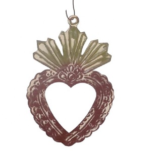 Venta al por mayor adornos en forma de corazón decoración de Navidad estaño hierro corazón ornamento colgante decoración artículo - Product Image 1