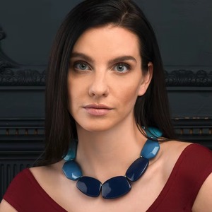 Collier Statement en Résine Bleue pour Femme, Fait Main, Forme Irrégulière, Bleu Teal, Collier Chunky pour Femme, Design Unique - Product Image 5