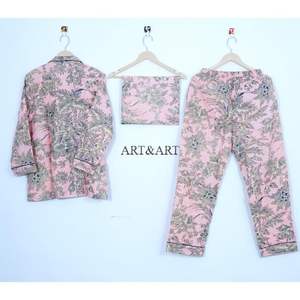 ชุดนอนผ้าฝ้ายพิมพ์ลายดอกไม้ ระบายอากาศได้ดี สไตล์ลำลองสำหรับฤดูใบไม้ร่วง ชุดเซ็ต 2 ชิ้น เอวยางยืด สำหรับผู้หญิง มีทุกขนาด - Product Image 4