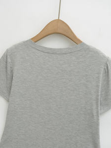 เสื้อยืดคอวีมีกระเป๋าสำหรับผู้หญิง รุ่น 2026 สีเทาเฮเธอร์ ผ้าคอตตอนผสมเนื้อนุ่ม ทรงหลวม แขนสั้น สไตล์ลำลอง เหมาะสำหรับฤดูร้อน เสื้อพื้นฐาน HD - Product Image 5