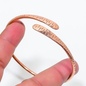 Pulsera de cobre hecha a mano con diseño floral grabado para mujer, accesorios de moda tradicionales, regalo - Product Image 3