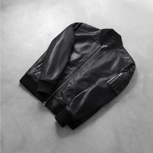 Blouson Bomber Homme en Polyester Col Rond Fermeture Éclair Noir Uni Coupe-Vent à Capuche Style Moto Hiver Logo Avant - Product Image 5