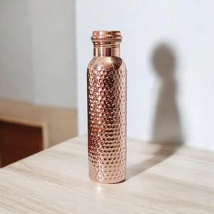 Bouteille en cuivre pur, bouteille en cuivre ayurvédique, bouteille en cuivre gravée, bouteille d'eau en cuivre martelé, bouteille en cuivre avec verre - Product Image 3