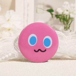 Badges en métal personnalisés à l'effigie de personnages de jeux vidéo et d'émoticônes tendance pour sacs à dos - Product Image 5
