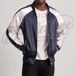 Chaqueta Varsity Azul Marino Personalizada para Hombre, Chaqueta Bomber de Satén con Mangas Raglán Blancas, Chaqueta de Béisbol Universitaria Ligera y Ajustada - Product Image 4