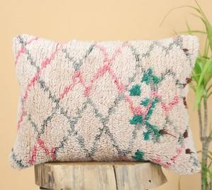 Housse de coussin berbère marocaine 100 % laine nouée à la main – Housse de coussin tapis bohème faite à la main en gros - Product Image 3
