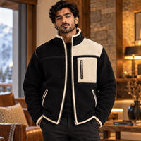 Veste zippée en polaire Sherpa pour homme, conçue avec un intérieur en polaire brossé, fermeture éclair sur toute la longueur, deux poches latérales