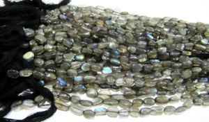 Cuentas de labradorita natural ovaladas lisas de 6 a 10 mm, hebras azules brillantes de 13 pulgadas de largo - Product Image 4