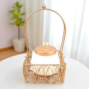 Boîte-cadeau en bois artisanale et durable, thème paon, art Meenakari, avec deux bocaux en verre hermétiques, rangement de vanité élégant et antique - Product Image 1