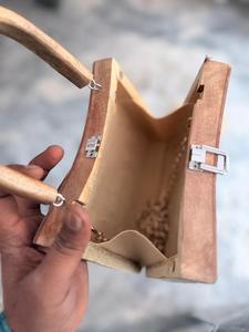B.H CRAFTS BH-1700 Sac à main vintage fait main en résine imitation bois, avec poignée en bois naturel et fermoirs en époxy transparent, pour femme - Product Image 6