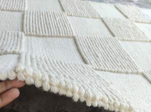 Tapis en laine de luxe tissé à la main en Inde, prix fabricant direct usine, pour diverses utilisations intérieures, au design texturé côtelé. - Product Image 3