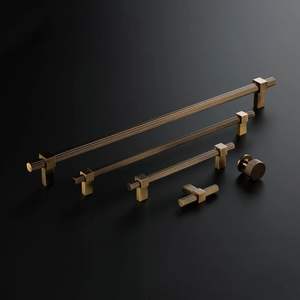 Poignées de porte en laiton antique et objets antiques en cuivre pour le rangement domestique et la manipulation des tiroirs, avec prise en main facile et amovibles - Product Image 1