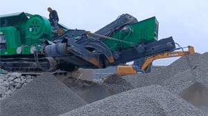 Trituradora de Mandíbulas Multicilíndrica JC96E con Arranque Eléctrico, Motor de 210HP, Bomba y Rodamientos, Emisión Euro 5, 1 Año de Garantía - Product Image 2