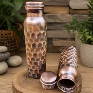 Hot Sell Pure Copper Water <b>Bottle</b> With Diamond Hammered Design Leak Proof Ayurvedic Drinking Vessel For Yoga Office & Fitness - Product Image 5