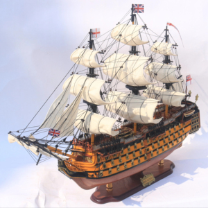 Modèle de bateau en bois HMS Victory de haute qualité 86 cm - Souvenir nautique unique et décoration nautique antique pour la maison - Product Image 1