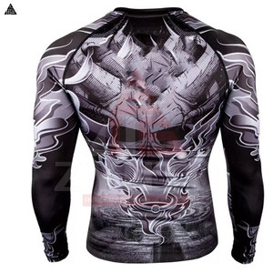 Rash Guard de Alta Calidad Personalizado para Hombre en Grandes Cantidades para Venta, Fabricado en Pakistán - Product Image 2