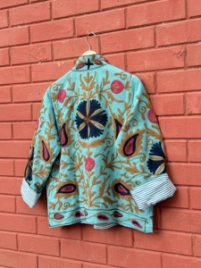 Chaqueta Sujani Acolchada de Algodón Tejido para Mujer, Bordado Floral Hecho a Mano, Boutique Premium, Ropa de Exportación Otoño/Invierno - Product Image 3