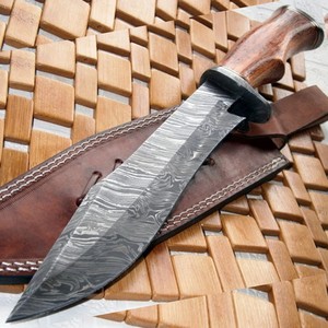 Cuchillo Bowie de Caza de Hoja Fija de Acero de Damasco Hecho a Mano con Madera Exótica y Funda de Cuero, Regalo Ideal - Product Image 1