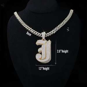Colgante de Letra J con Moissanita Chapado en Oro de 18K con Cadena Cubana de 8mm, Joyería Hip Hop para Hombre - Product Image 1