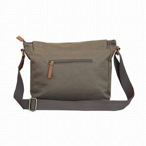 Sac à bandoulière et sac messager pour homme de style vintage - Vente en gros personnalisée, toile de haute qualité, imperméable, durable - Product Image 1