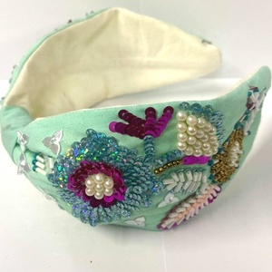 Dernier design personnalisé pour femmes, accessoire de mariée brodé à la main, bandeau, accessoires de mode avec techniques perlées - Product Image 1