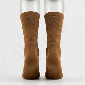 Chaussettes pour hommes à motif géométrique, tricotées, respirantes, en coton, polyester et élasthanne, pour un usage quotidien en automne, style classique - Product Image 2