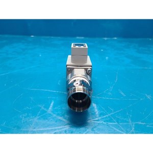 SMC PF3W711-N10-F-M สวิตช์ควบคุมการไหลของน้ำแบบดิจิตอล ใช้เป็นอะไหล่อุปกรณ์เซมิคอนดักเตอร์รุ่นเก่า - Product Image 3