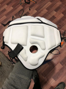 Casque de football américain de luxe en ABS souple, protection personnalisée avec logo, respirant, durable, coupe-vent, réglable avec fermeture à crochet - Product Image 4
