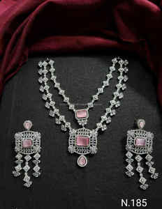 Collier de forme carrée en diamant américain double couche plaqué or avec boucles d'oreilles Parure de bijoux de mariage de luxe - Product Image 1