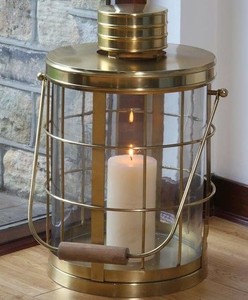 Farol Geométrico Metálico Moderno y Ecológico para Decoración de Interiores, Centro de Mesa para el Hogar, Ideal para Ramadán y Diwali, Pieza Decorativa para Sala de Estar - Product Image 3