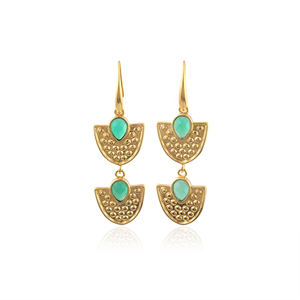 Pendientes colgantes minimalistas de ónix verde con corte de pera y doble piedra, de latón chapado en oro de 18k, joyería de diseño geométrica. - Product Image 1