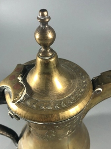 Cafetière islamique moderne en métal, écologique, décoration d'intérieur pour mariages et fêtes, fabriquée en Inde (Uttar Pradesh), modèle IND-2002 - Product Image 3