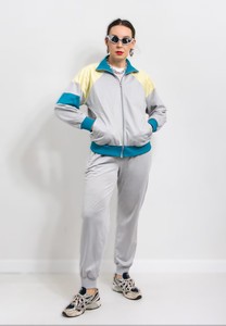 Ensemble de survêtement uni pour femme gris, bleu, jaune, manches longues, fermeture éclair, style sportif, respirant, léger, en polyester, vêtements de sport printemps - Product Image 2