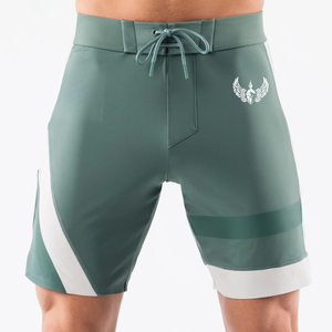 Shorts de bain pour homme en vert sauge et blanc, séchage rapide, avec cordon de serrage, pour la plage, le surf et les sports nautiques - Product Image 1