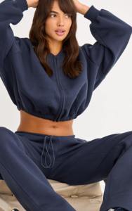 Ensemble de survêtement personnalisé pour femme : sweat à capuche court et pantalon à cordon de serrage, bleu marine, tenue décontractée, vêtements de sport athlétiques, ensemble deux pièces - Product Image 3