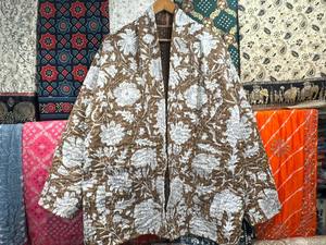 Chaqueta de algodón Kantha reversible con estampado indio, abrigo corto hecho a mano - Product Image 3