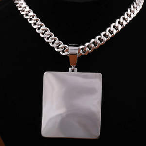 Collar con Colgante Cuadrado de Moissanita Personalizado, Joyería Hip Hop de Moda, Cadena de Plata Esterlina con Letra Personalizada - Product Image 4