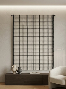 Tapis moderne à carreaux noir et blanc |   Tapis contemporain à motif damier en tissage plat pour salon, bureau et hôtellerie - Product Image 5