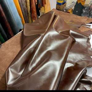 Ensemble uniforme en cuir véritable écologique et luxueux avec veste en tissu enduit, motif gaufré, accessoires personnalisables et chaussures - Product Image 3