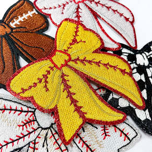 Parches Termoadhesivos para Gorras al por Mayor, Parche Bordado Pequeño con Lazo y Decoración de Purpurina para el Día del Partido de Fútbol Americano Universitario de EE. UU. - Product Image 4