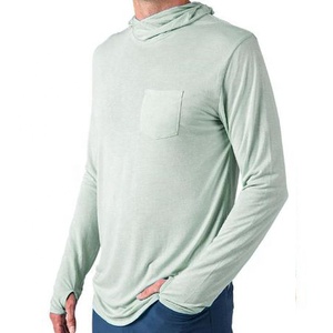 Chemise de pêche légère et performante UPF50+ anti-UV, en coton de bambou doux, avec trou pour le pouce et capuche. - Product Image 6