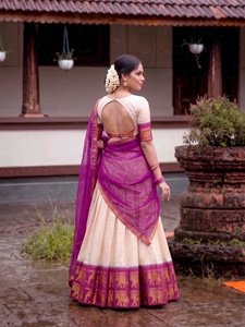 Lehenga Choli de Alta Calidad con Dupatta para Bodas y Festividades, de Proveedor y Exportador Indio - Product Image 4