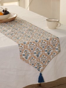 Camino de Mesa Floral de Lona de Algodón Premium de Doble Capa con Estampado en Bloque y Borlas, Estilo Damasco Tejido, Personalizable para Comedor - Product Image 1