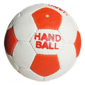 Balón de entrenamiento duradero con costuras resistentes y control de agarre, para uso en interiores y exteriores. - Product Image 1