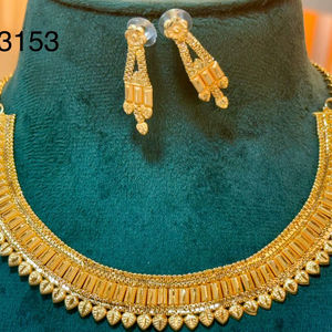 Nouvelle collection MOLL JEWELLERS : Parure florale tendance en alliage de zinc plaqué or 24 carats avec zircon, pour femme, cadeau de mariage (pour tierce personne) - Product Image 1