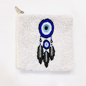 กระเป๋าใส่เหรียญเจ้าสาวแบบมีลูกปัดลายการ์ตูนคลาสสิกงานแฮนด์เมดจากนิวยอร์ก พิมพ์ลายแบบ Letterpress ปิดด้วยซิป ปักลายเพชรพร้อมกระดุม - Product Image 2