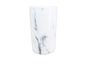 Portavelas de mármol de lujo con forma de cilindro redondo decorativo, diseño básico de mármol para el hogar, aspecto votivo de mármol - Product Image 2