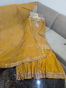 Garara de chifón bordado de 3 piezas, bordado por delante y por detrás, con dupatta de chifón bordado y garara de chifón bordado. - Product Image 4