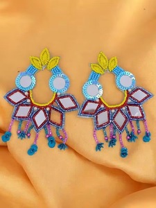 Boucles d'oreilles FLOWER en perles de rocaille vibrantes pour femmes, faites à la main, style bohème, charmantes, pour tenue décontractée - Product Image 3